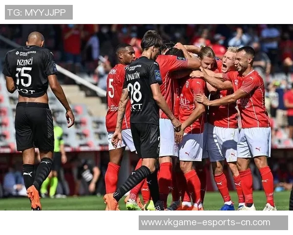 国王杯激战曼联与曼城战成平局精彩瞬间引爆全场气氛