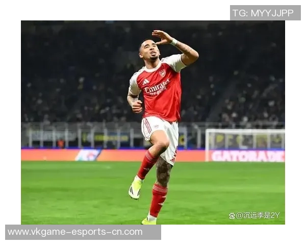 西甲激战阿森纳险胜那不勒斯补时绝杀引发争议判罚全场沸腾 西甲激战阿森纳险胜那不勒斯补时绝杀引发争议判罚全场沸腾