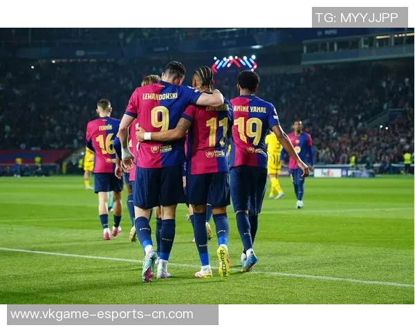 足总杯激战巴萨与曼联0比0平局争议判罚引发全场热议