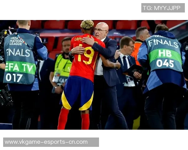 意甲激战阿森纳大胜里昂点球争议引发全场热议