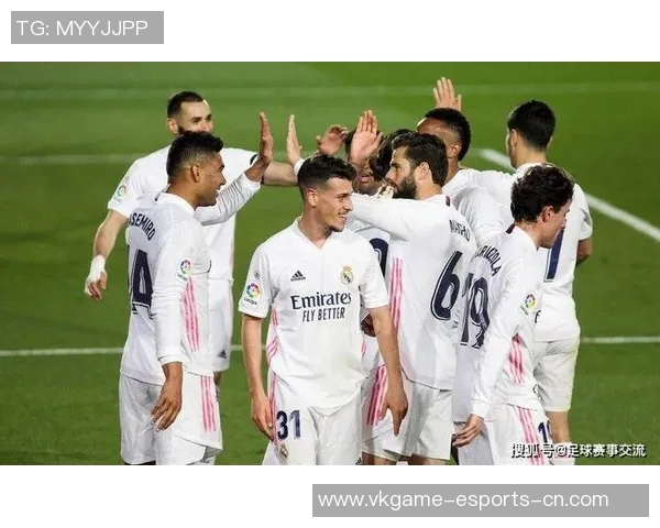 中超热战巴黎圣日耳曼逆转皇马神奇扑救点燃全场激情与转会风云